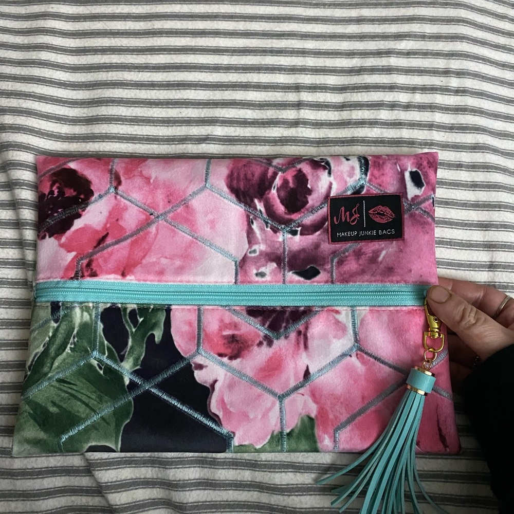 Makeup junkie bag